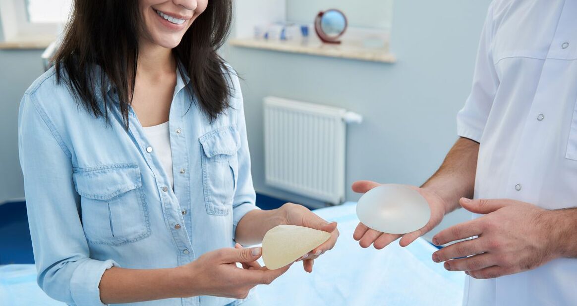 Bularreko handitze mamoplastia baino lehen inplanteak aukeratzea